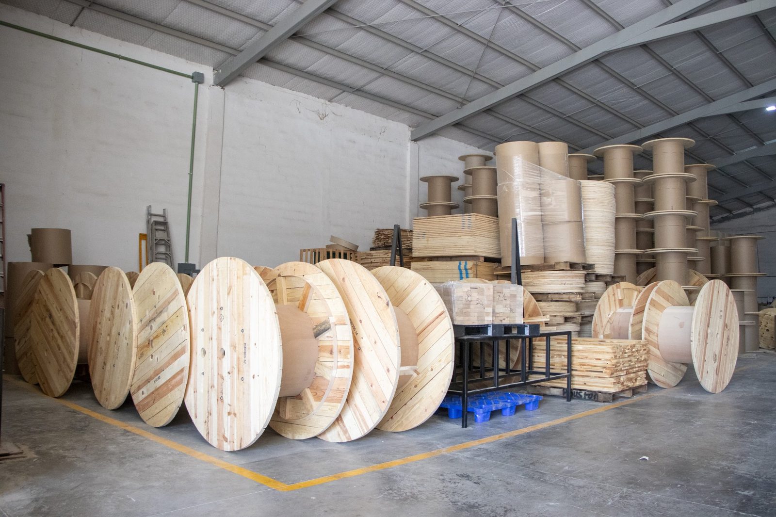 Carretes de madera para cable e industria